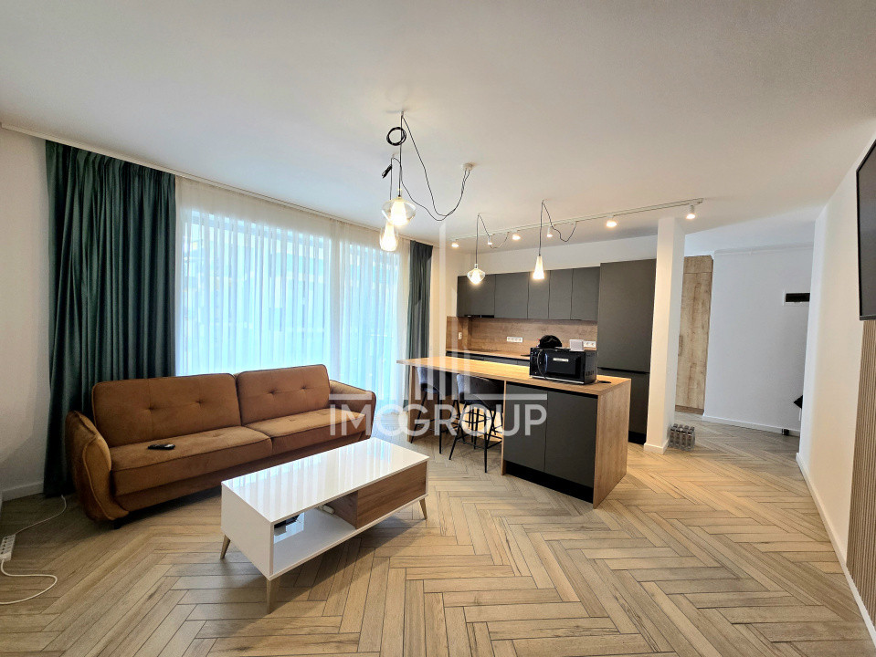 Vanzare apartament 2 camere zona Semicentrala cu garaj