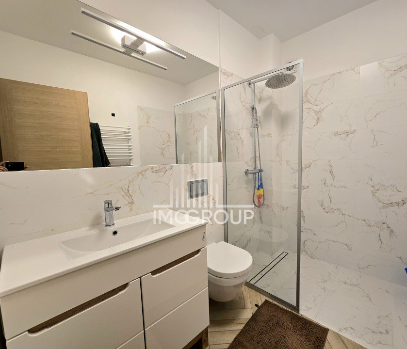 Vanzare apartament 2 camere zona Semicentrala cu garaj
