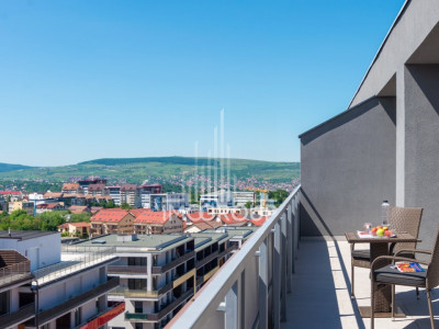 Apartament tip penthouse lux 3 camere cu panorama si terasa de inchiriat