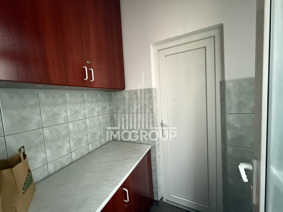 Spațiu de birouri | 3 încăperi | AC | 2 balcoane | 2 băi | 3 parcări 