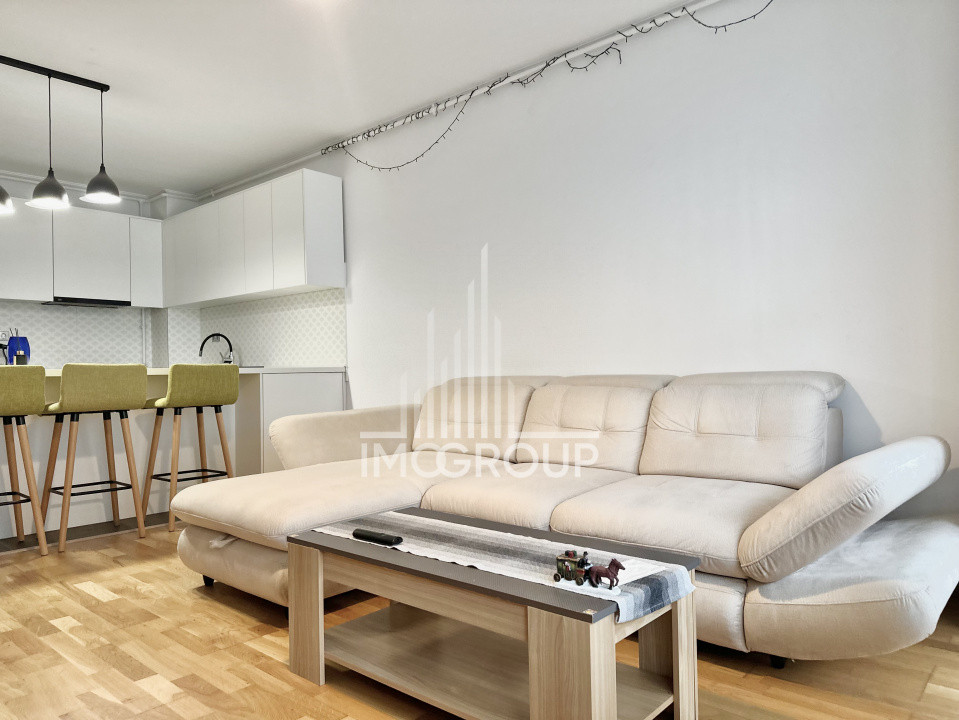 Apartament cu 2 camere, zona Vivo. 