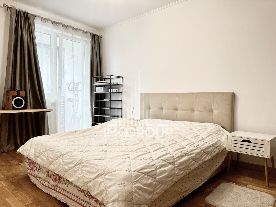 Apartament cu 2 camere, zona Vivo. 