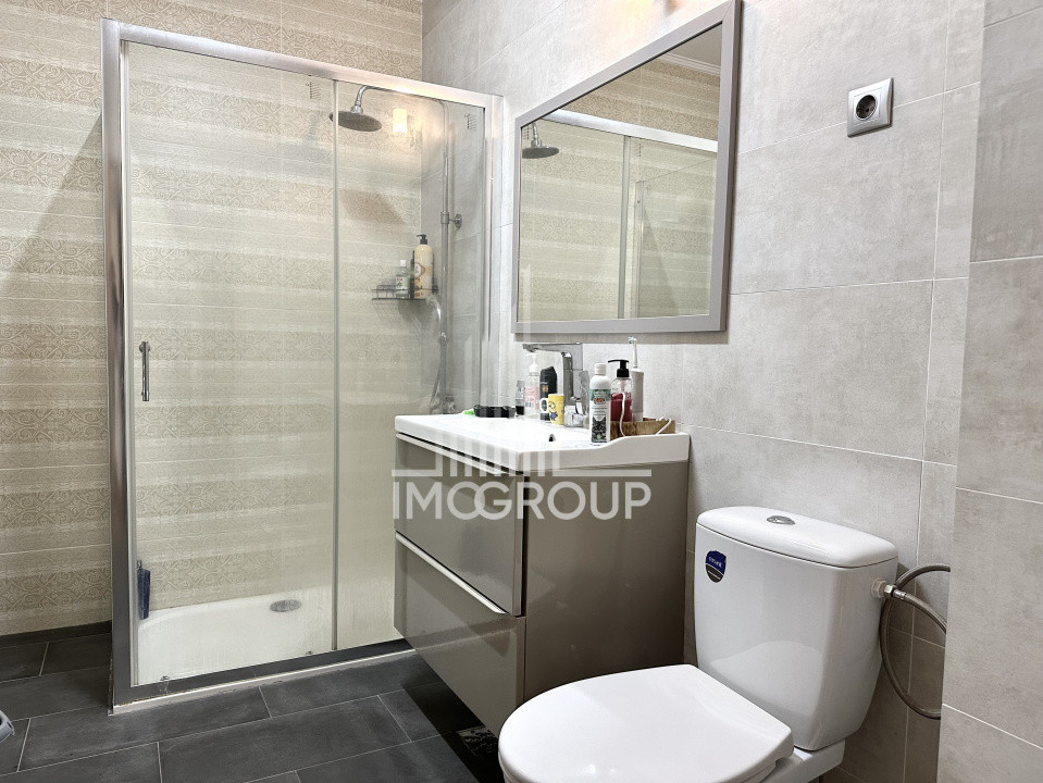 Apartament cu 2 camere, zona Vivo. 