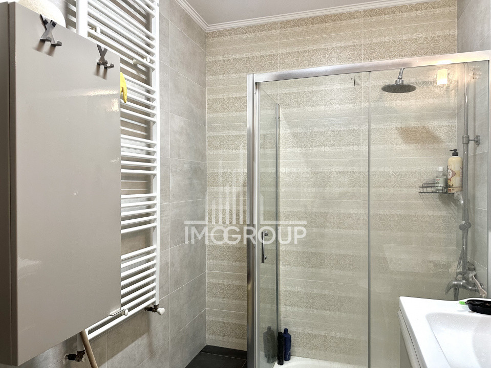Apartament cu 2 camere, zona Vivo. 