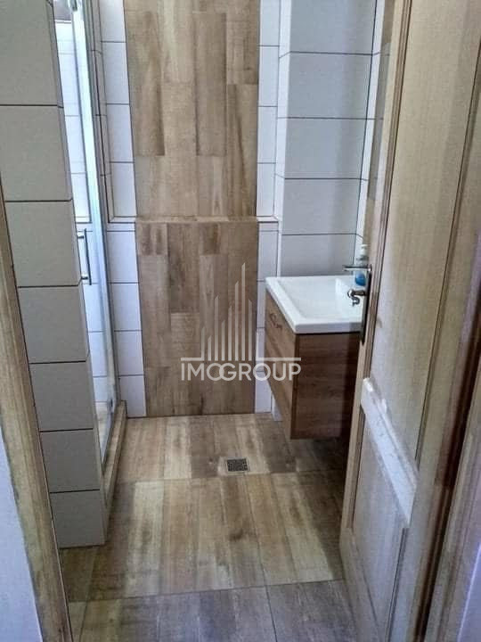 Hostel 10 camere | capacitate 33 persoane | sauna | ciubar | Muntele Baisorii