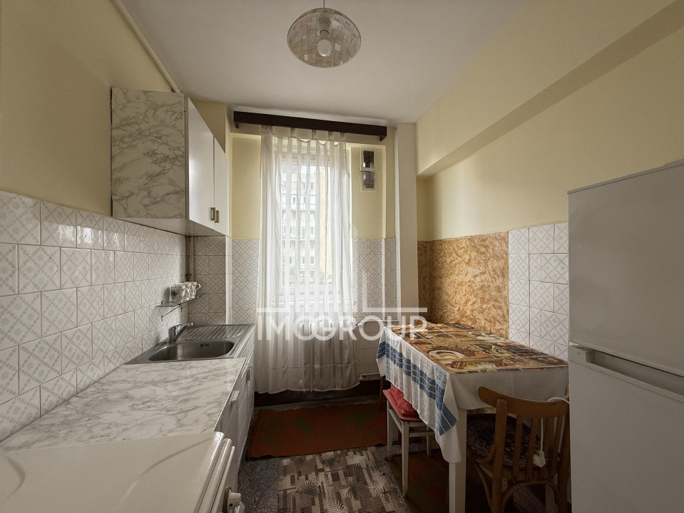 Apartament 2 camere | Zona Transylvania College | Etaj intermediar | Terasa 10mp
