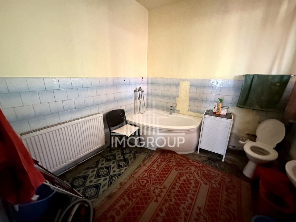 Apartament la curte comuna | cota teren 180mp | zona strazii Traian