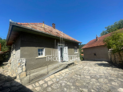 De vanzare casa in comuna Garbau Comision 0%