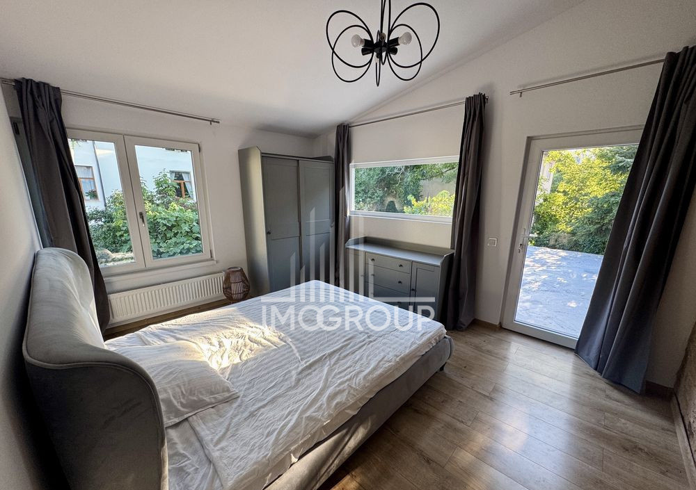 Apartament exclusivist de inchiriat 3 camere, terasă 40 mp, ultracentral 