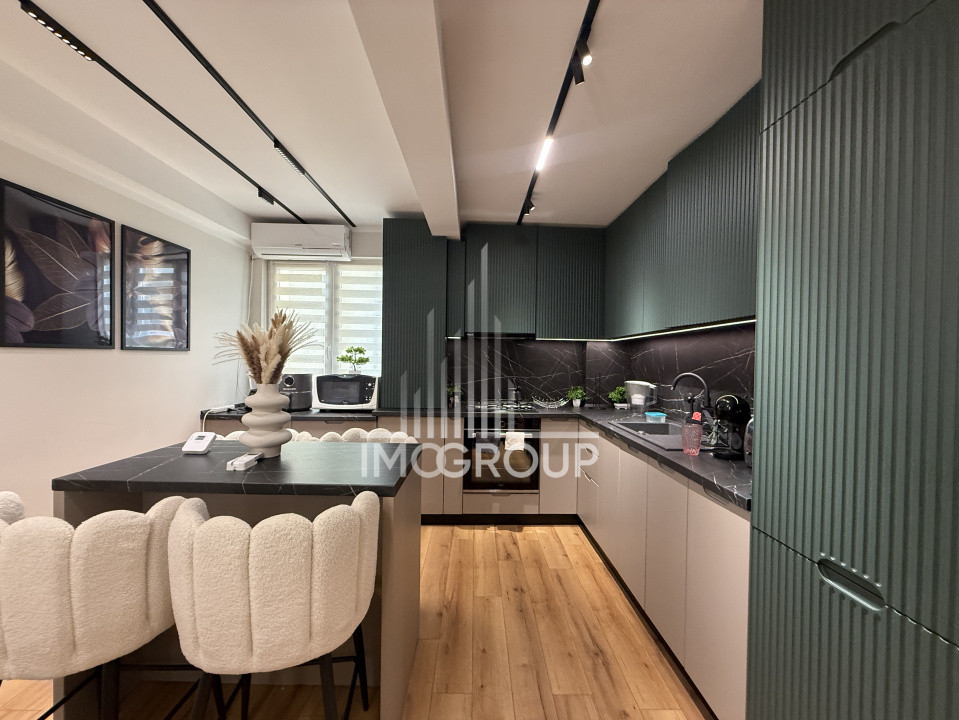 Apartament Ultracentral | 2 camere decomandate | Lux | Etaj 2 | Balcon 