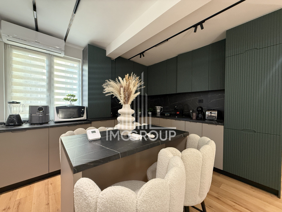 Apartament Ultracentral | 2 camere decomandate | Lux | Etaj 2 | Balcon 