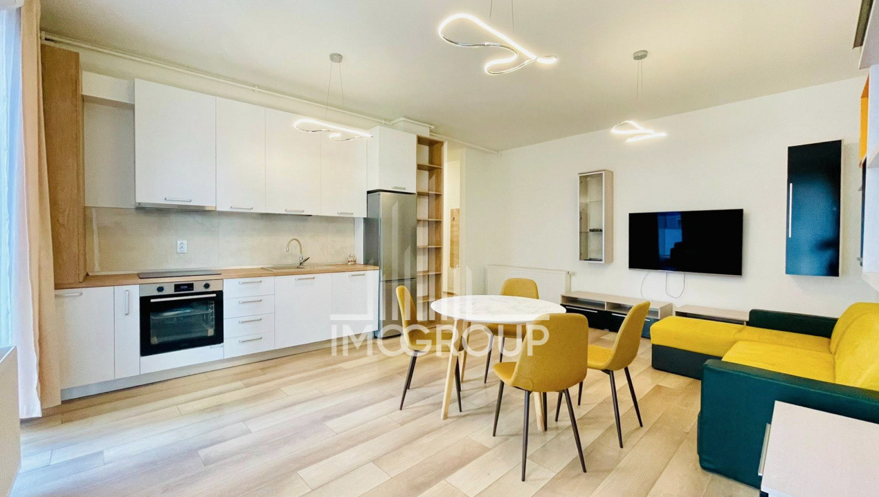 Apartament 3 cam de închiriat, 2 bai, garaj, str. Ploiești, zona centrală