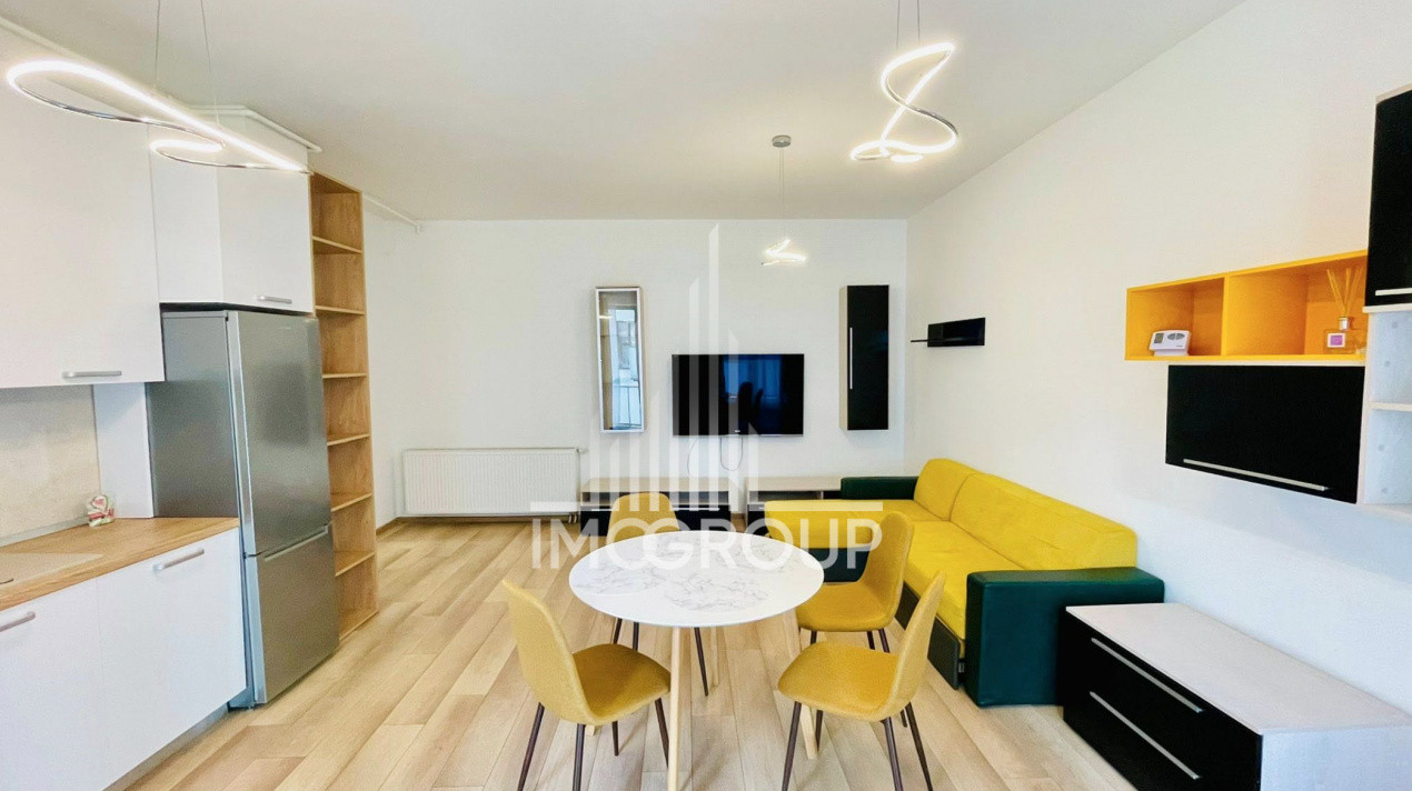 Apartament 3 cam de închiriat, 2 bai, garaj, str. Ploiești, zona centrală