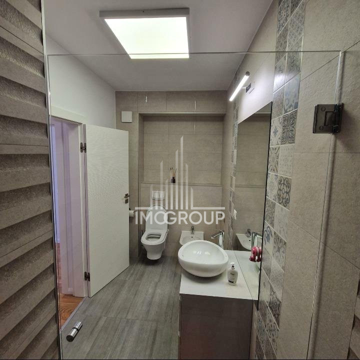 Apartament cu 3 camere de inchiriat in zona centrala, terasa
