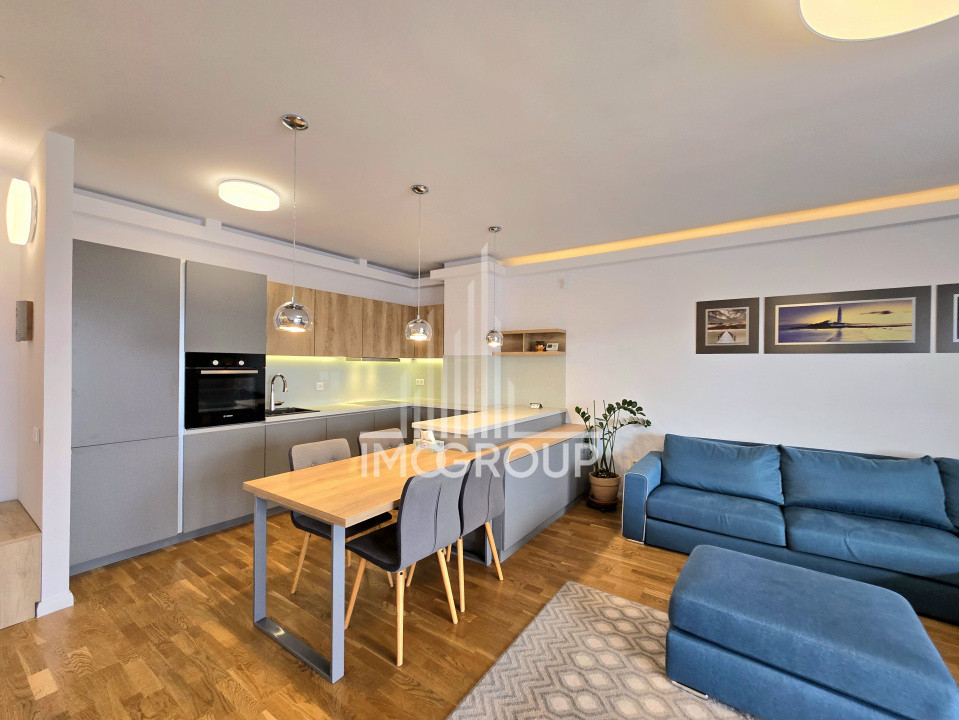 Apartament cu 3 camere de inchiriat in zona centrala, terasa