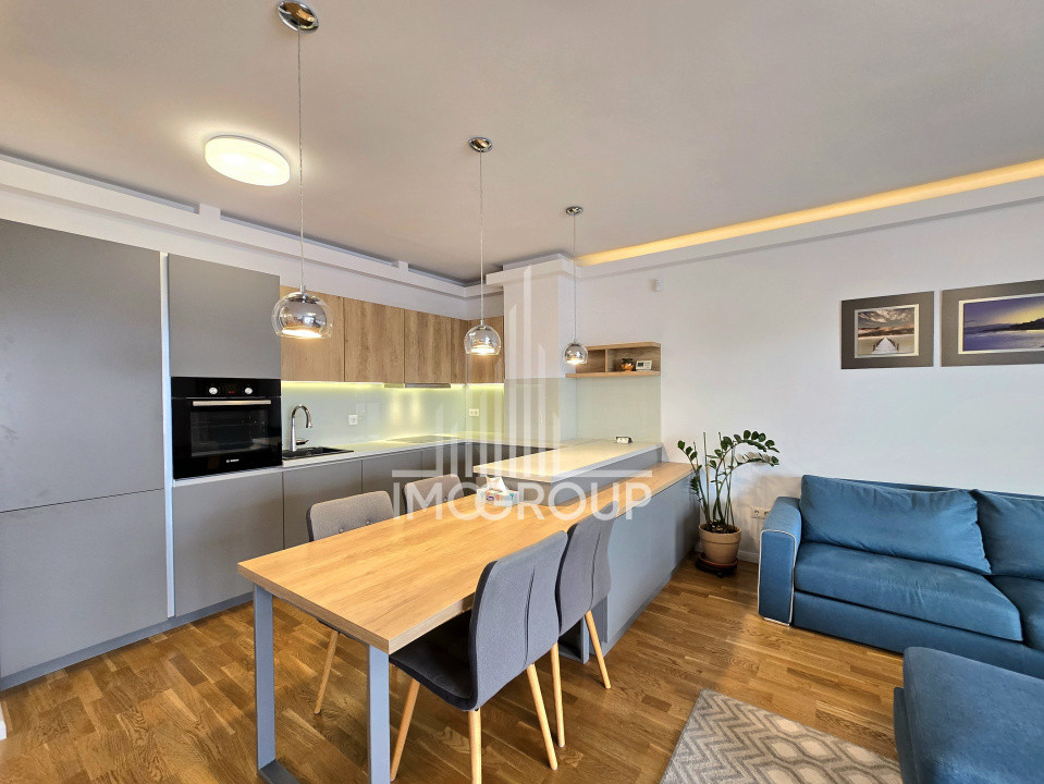 Apartament cu 3 camere de inchiriat in zona centrala, terasa