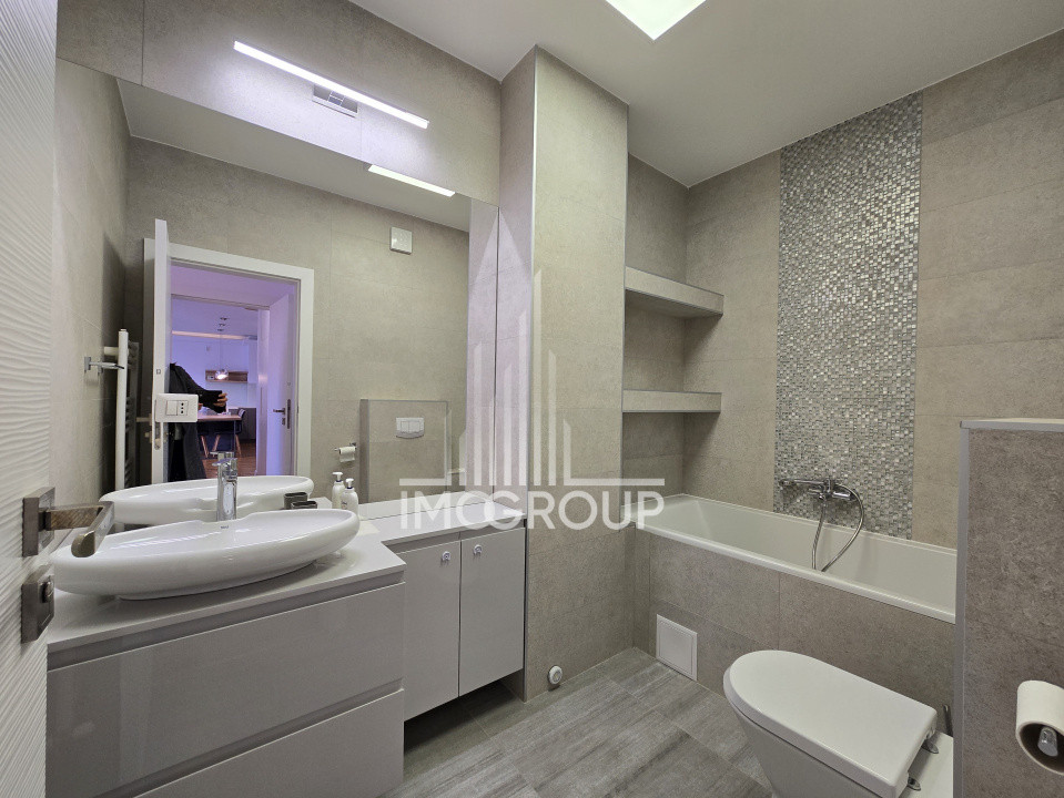 Apartament cu 3 camere de inchiriat in zona centrala, terasa