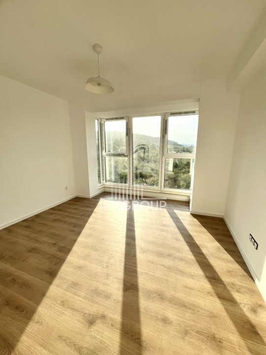 Penthouse ultrafinisat 3 camere | 2 bai | 3 terase | posibilitate parcare |Terra