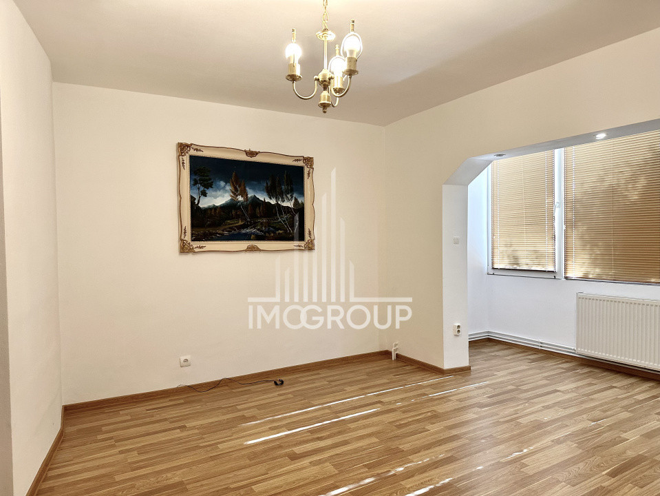Apartament cu 3 camere decomandate, Zona Shopping City Calea Sagului