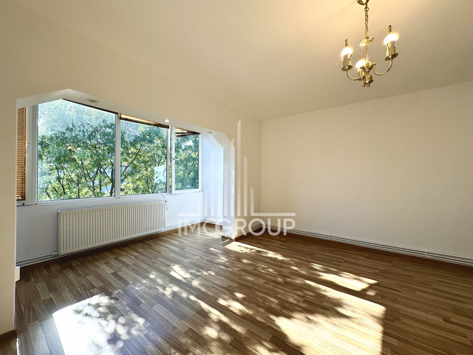 Apartament cu 3 camere decomandate, Zona Shopping City Calea Sagului