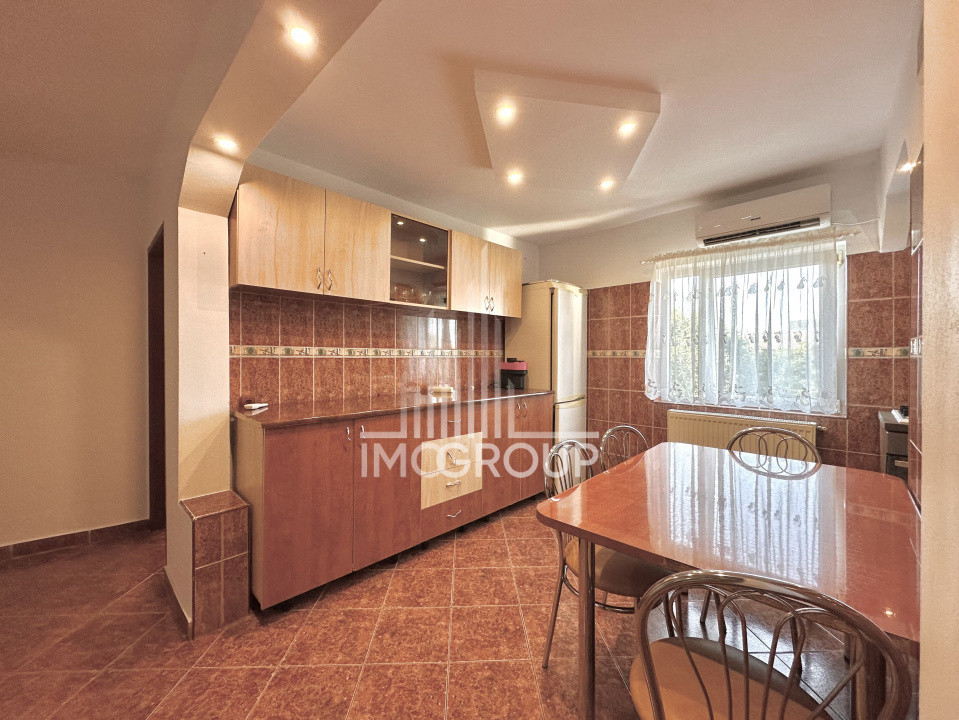 Apartament cu 3 camere decomandate, Zona Shopping City Calea Sagului
