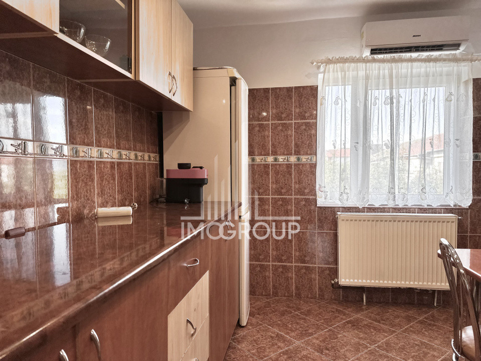 Apartament cu 3 camere decomandate, Zona Shopping City Calea Sagului