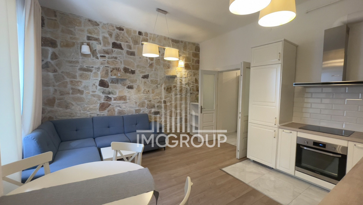 Apartament cu 2 camere de inchiriat - zona Semicentrala