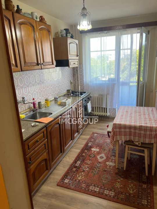 Apartametn de inchiriat, 2 camere decomandate, etaj intermediar Gheorgheni