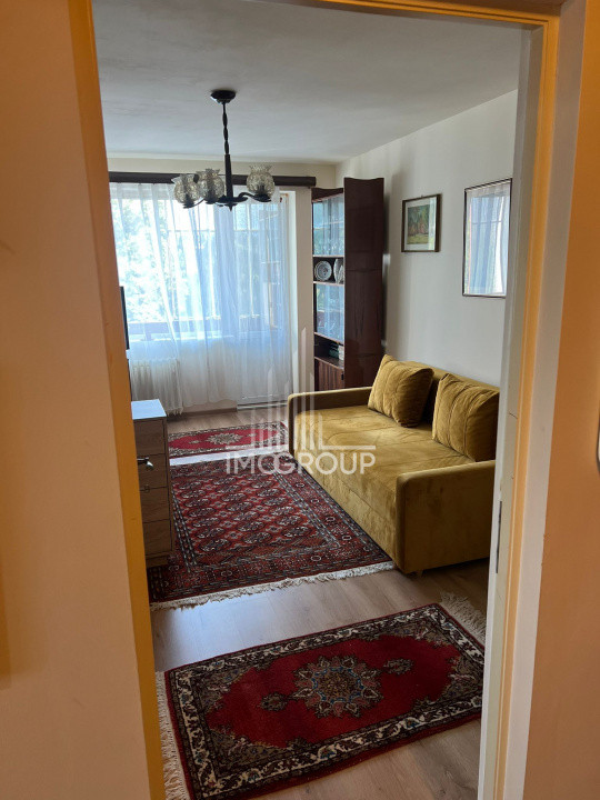 Apartametn de inchiriat, 2 camere decomandate, etaj intermediar Gheorgheni