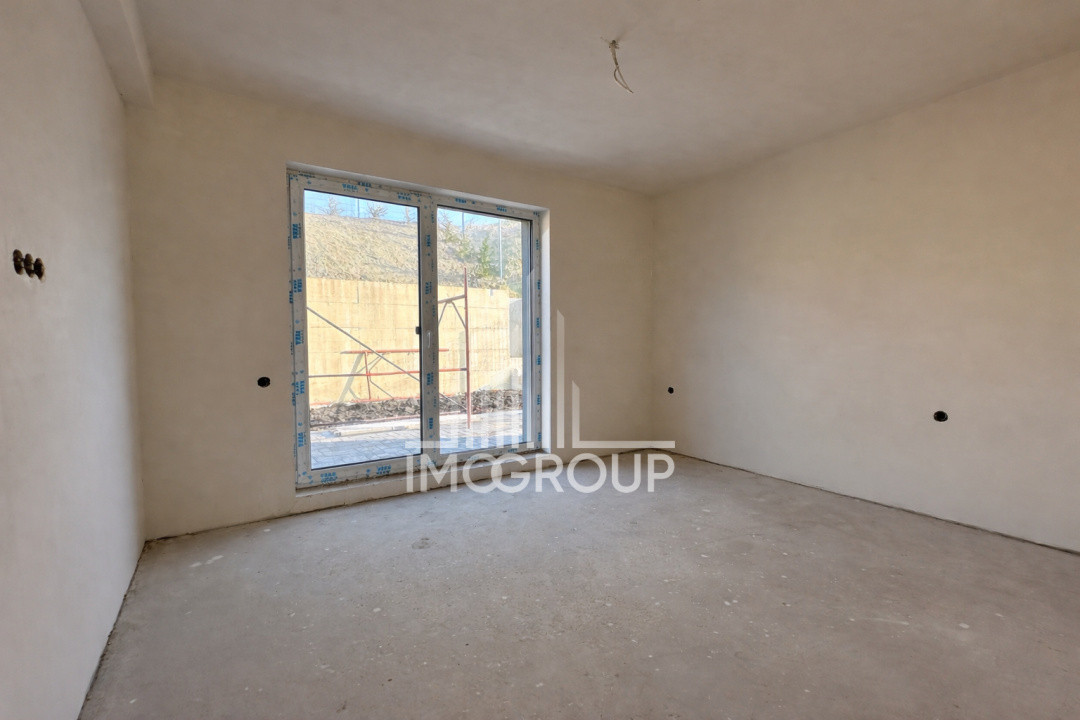 Duplex modern NZEB cu rooftop panoramic și garaj, situat pe o stradă liniștită, 