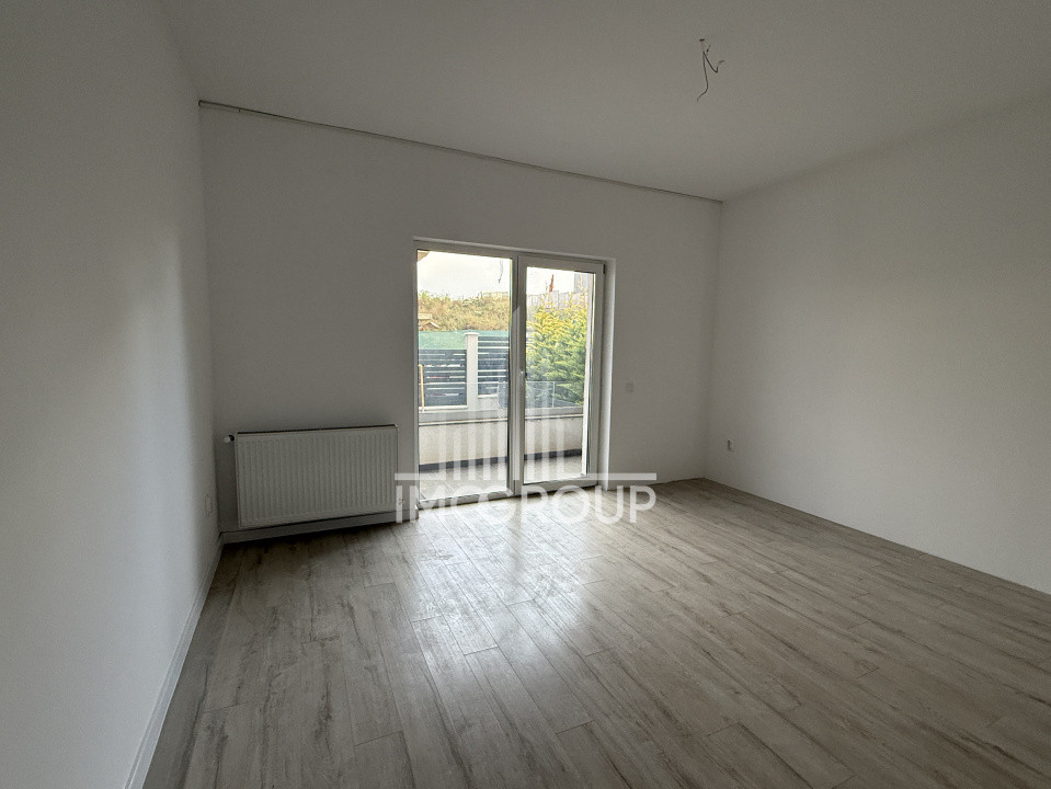 Casă pe 2 nivele | Borhanci | Priveliște panoramică | 3 băi | Grădina | Parcări 