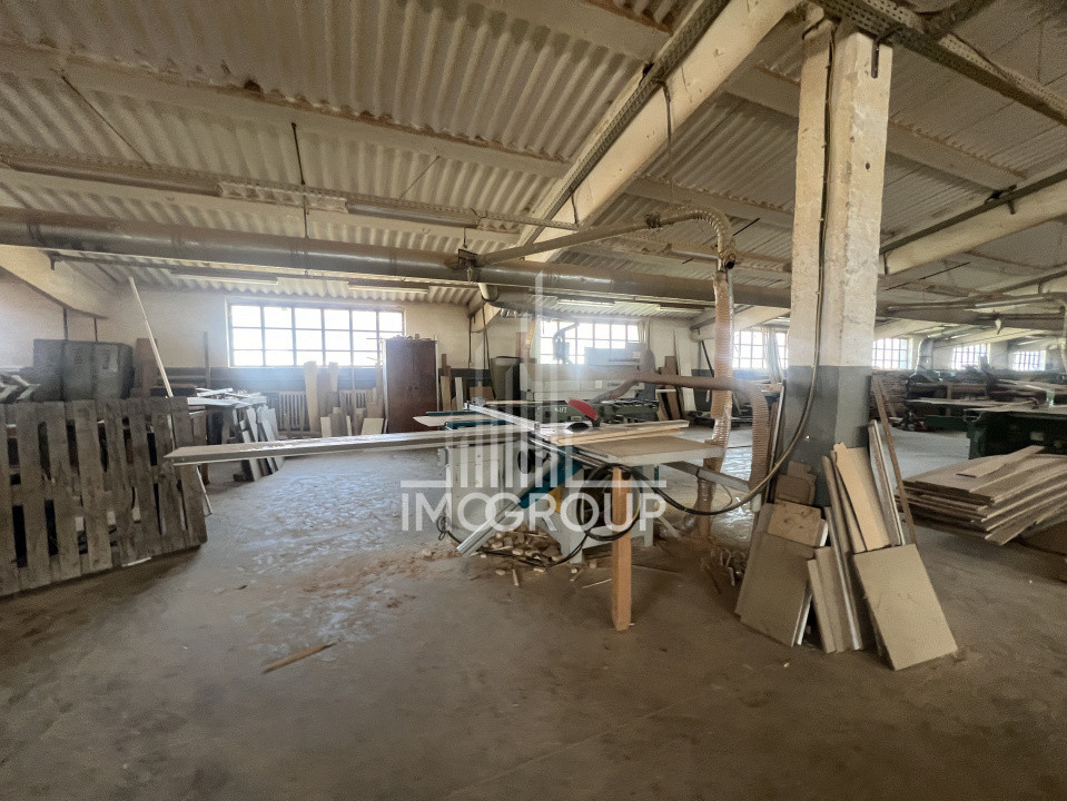 Hală producție 1600 mp – fostă tâmplărie lemn, utilată, exaustare + centrală 