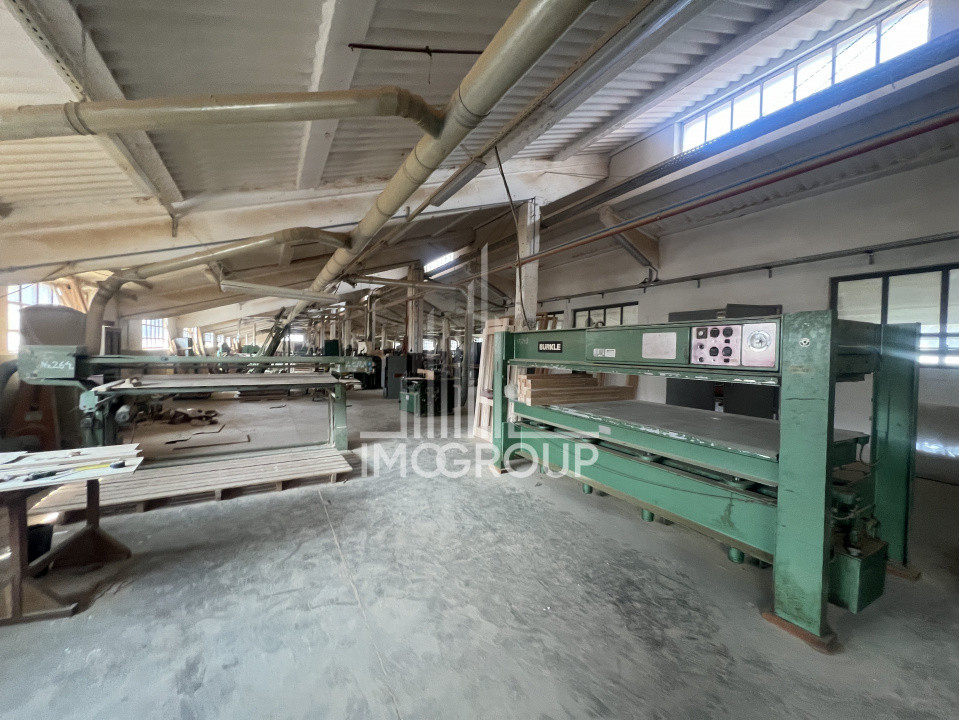 Hală producție 1600 mp – fostă tâmplărie lemn, utilată, exaustare + centrală 