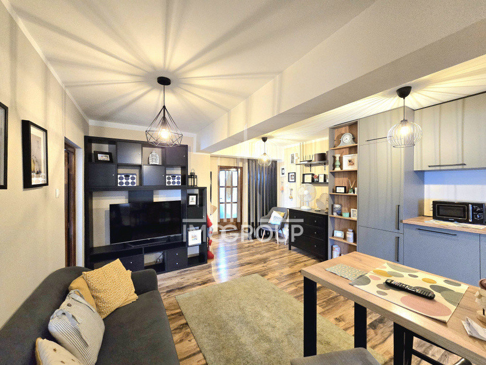 Apartament de inchiriat 3 camere in Piata Cipariu - Centru 