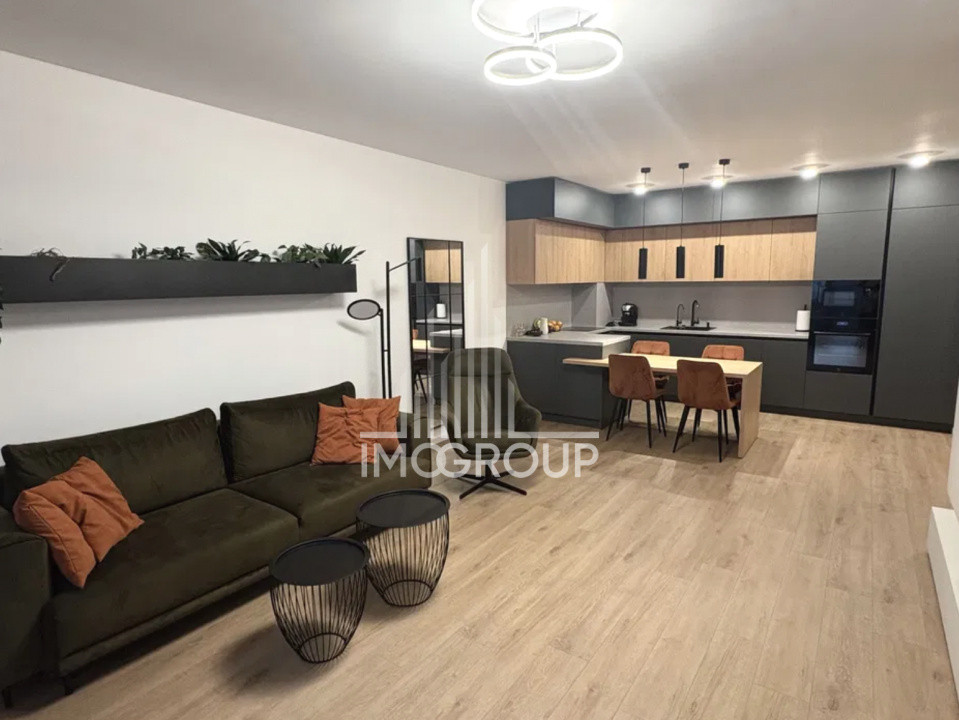 Apartament superb cu 2 camere si garaj de inchiriat zona Semicentrala