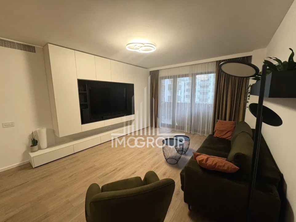 Apartament superb cu 2 camere si garaj de inchiriat zona Semicentrala