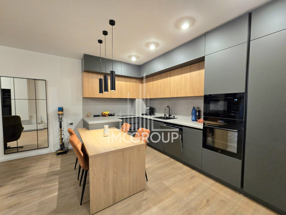 Apartament superb cu 2 camere si garaj de inchiriat zona Semicentrala