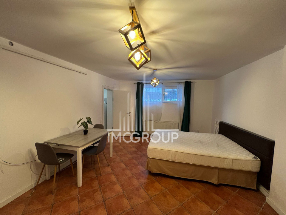 De inchiriat 1 camera demisol Iulius Mall  