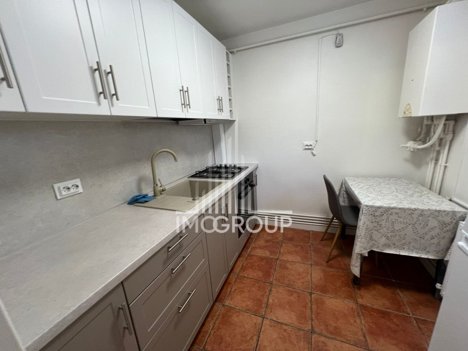 De inchiriat 1 camera demisol Iulius Mall  