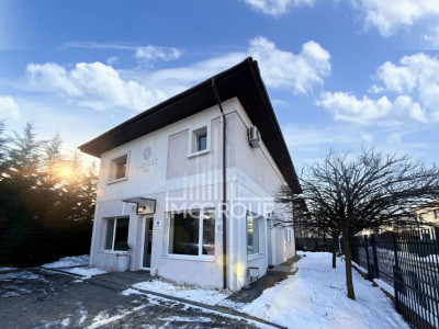 Proprietate versatilă în Borhanci – servicii sau locuință 