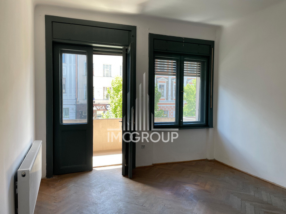 Vânzare apartament 4 camere zona Ultracentrală