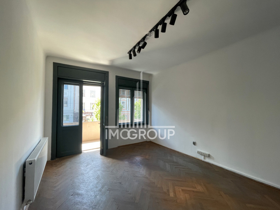 Vânzare apartament 4 camere zona Ultracentrală