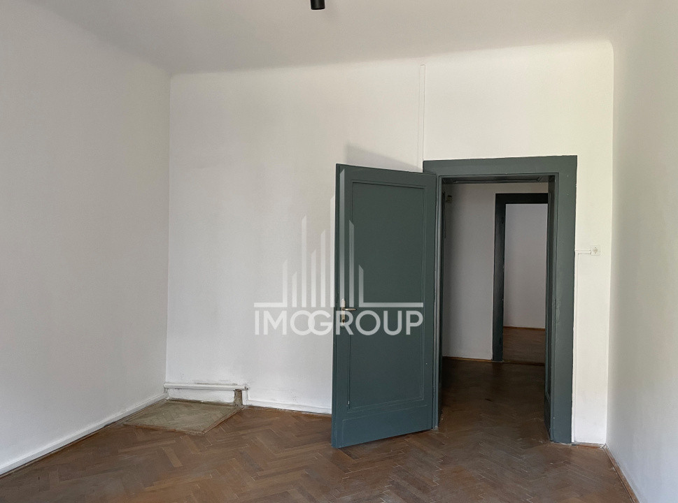Vânzare apartament 4 camere zona Ultracentrală