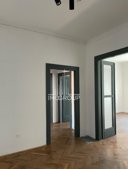Vânzare apartament 4 camere zona Ultracentrală
