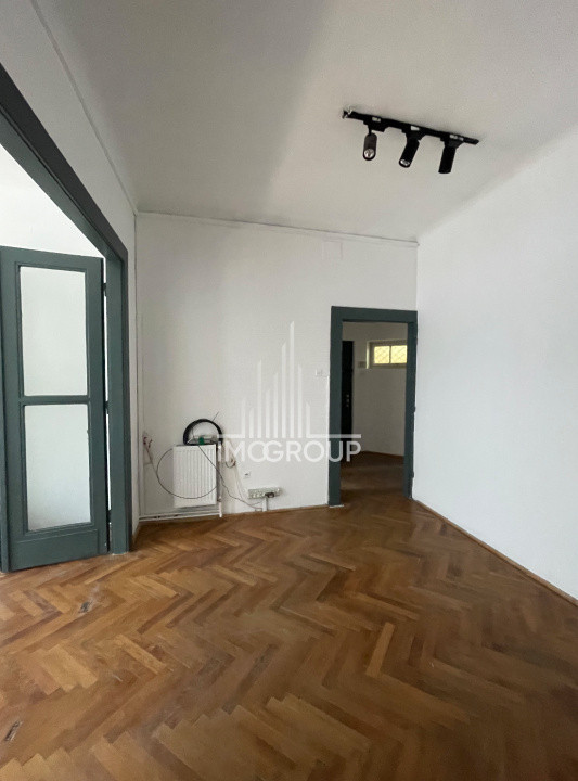 Vânzare apartament 4 camere zona Ultracentrală