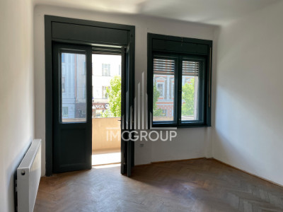 Vânzare apartament 4 camere zona Ultracentrală