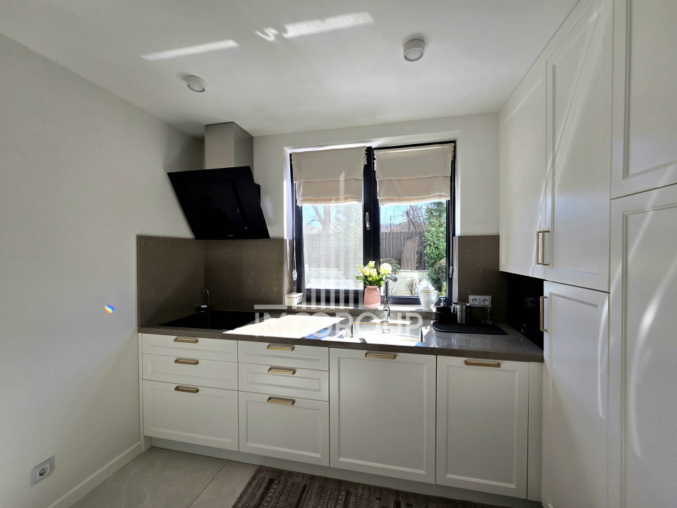 Vanzare proprietate deosebita 3 camere, grădină proprie & parcare - Buna Ziua