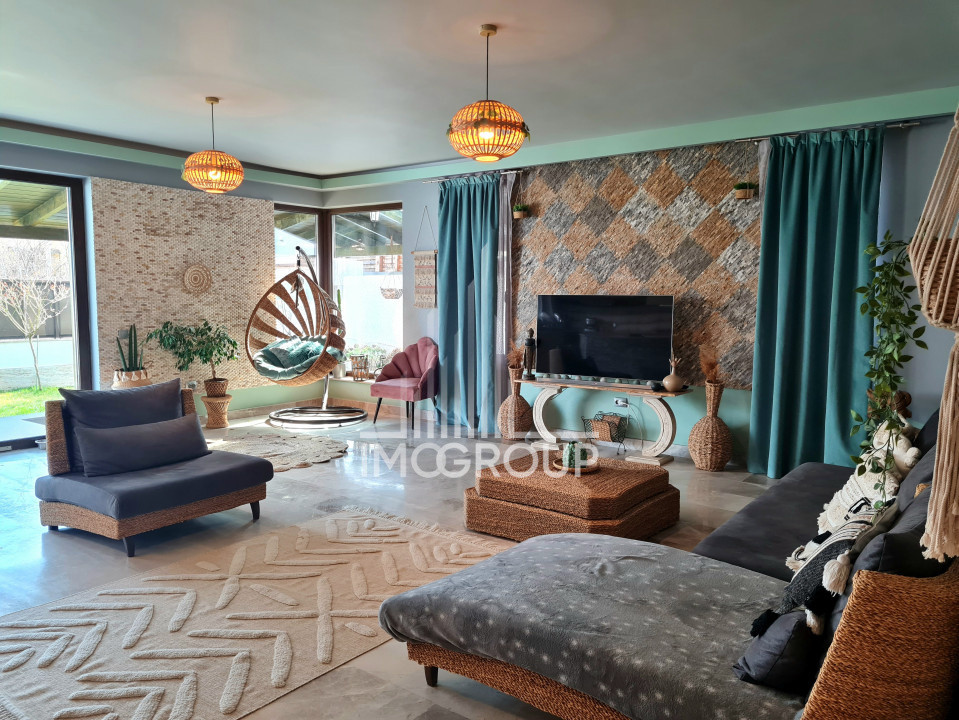 Apartament superb 3 camere de inchiriat, terasa si curte privata, parcare