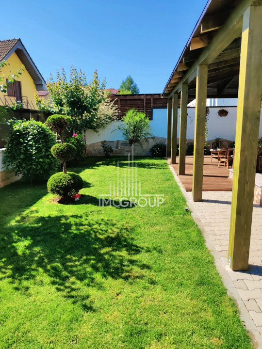 Apartament superb 3 camere de inchiriat, terasa si curte privata, parcare