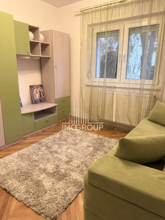 Apartament cu 3 camere, zona Iulius Mall